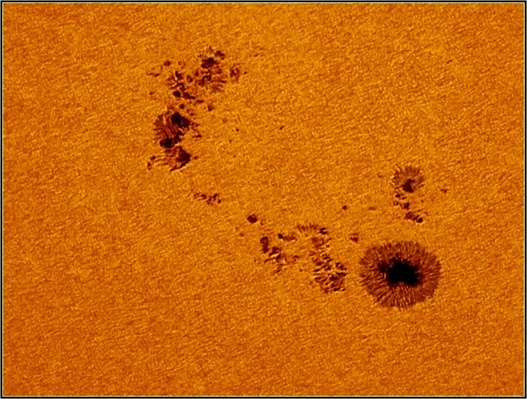 Sun_09_11_2013_ASI120MM Camera (ZWO Design)_09_02_53_L_g3_b3_ap188_reg_AI408_PS2